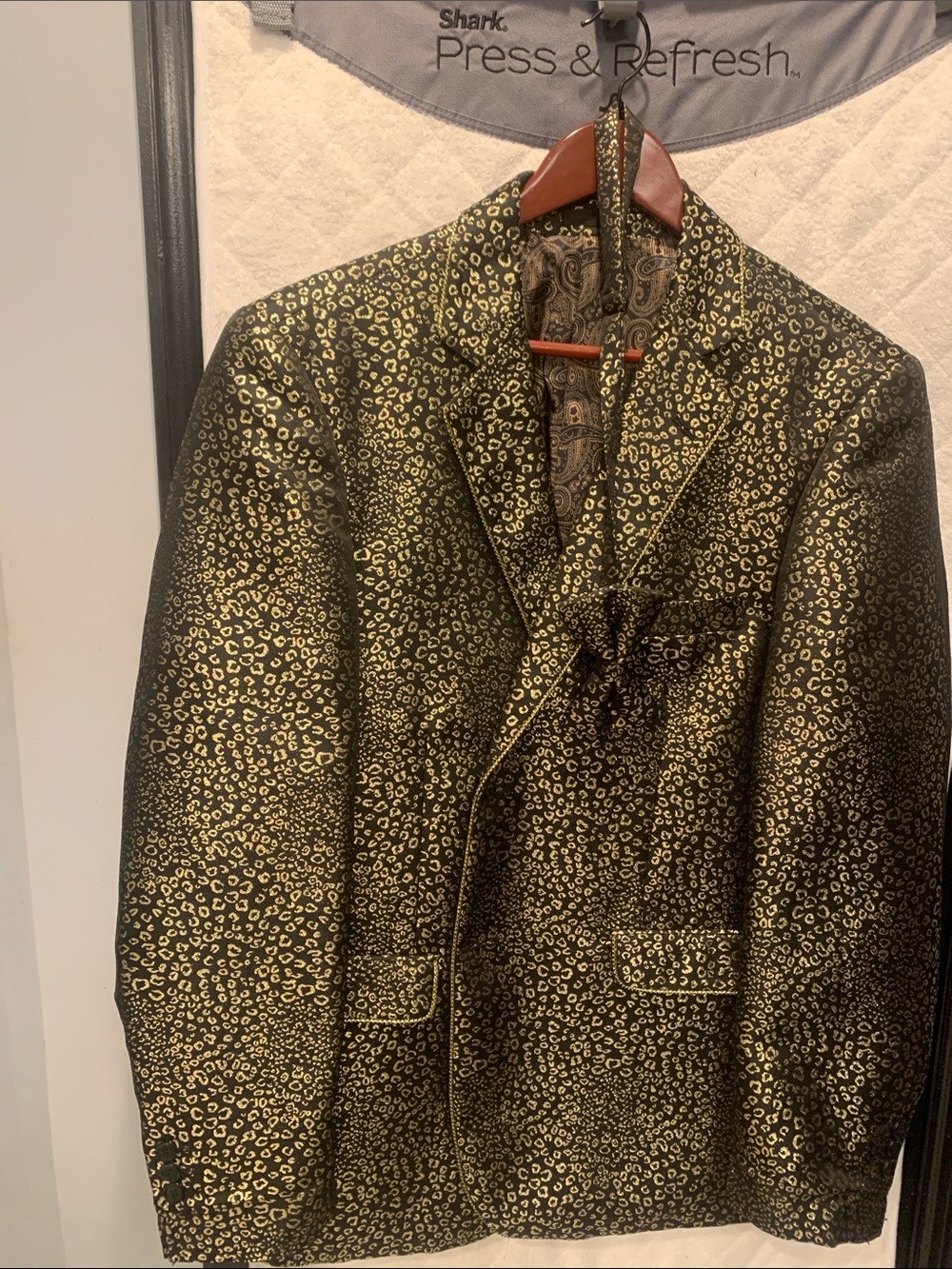 NWOT metallic gold animal print suit jacket with bowtie.